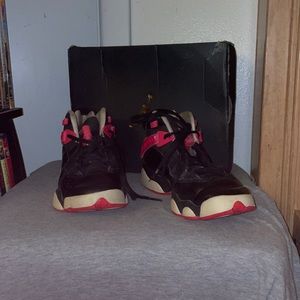 shoes, air jordan , black n pink